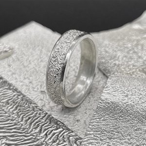 Bague réticulée